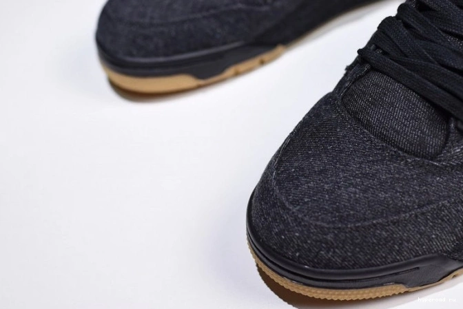 AO2571-001 Levi's x Jordan 'black' 4 Air 0527